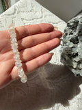 Bracciale in chips di labradorite bianca (rainbow moonstone)