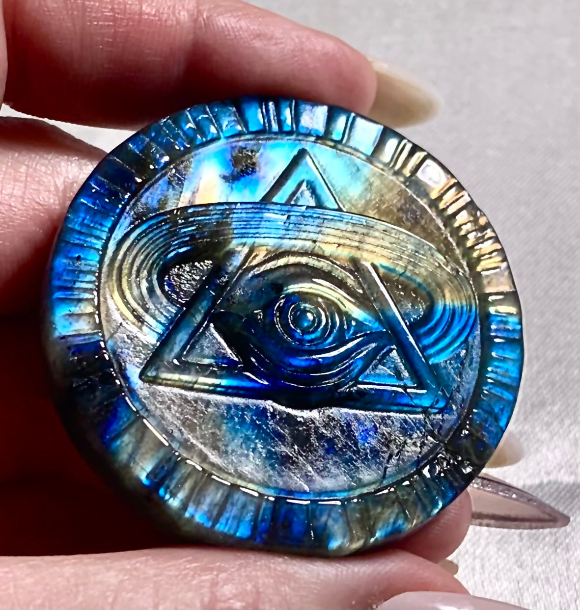 Eye of Horus in labradorite