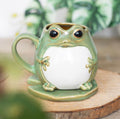 Tazza a forma di rana con piattino a forma di ninfea