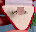 Anillo en forma de rosa (cuarzo rosa)
