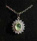 Collana con pendente in prehnite