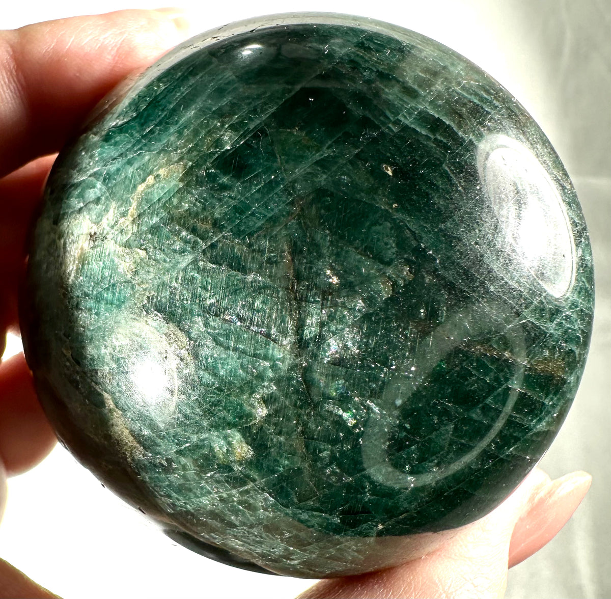 Sfera in apatite verde