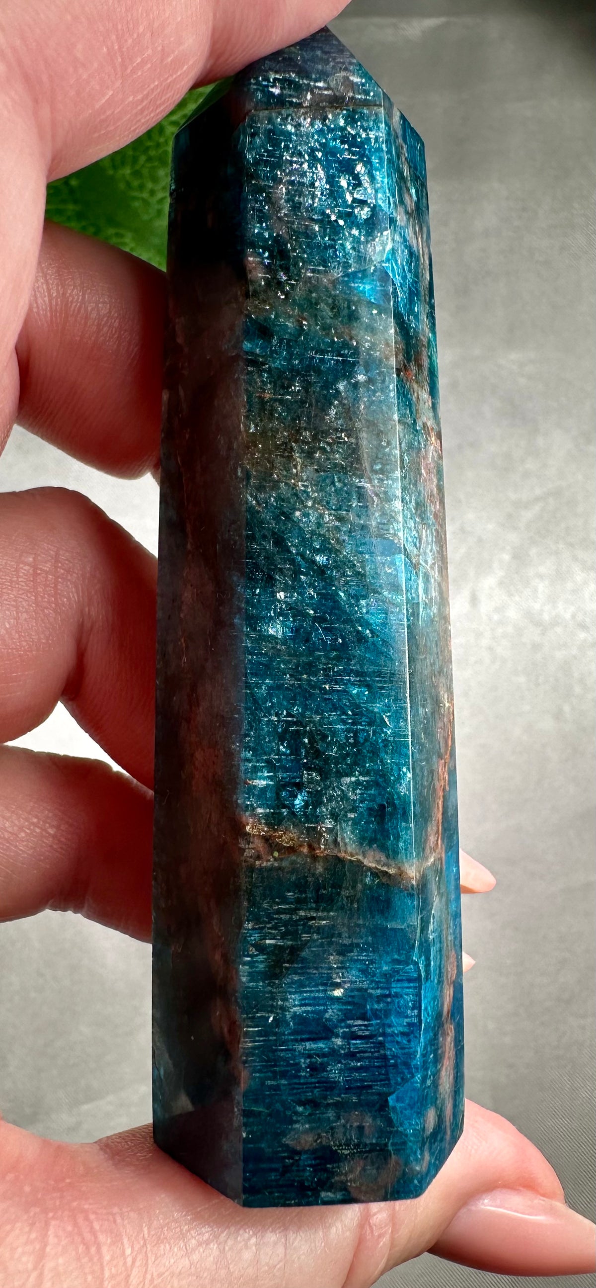 Torre in apatite blu