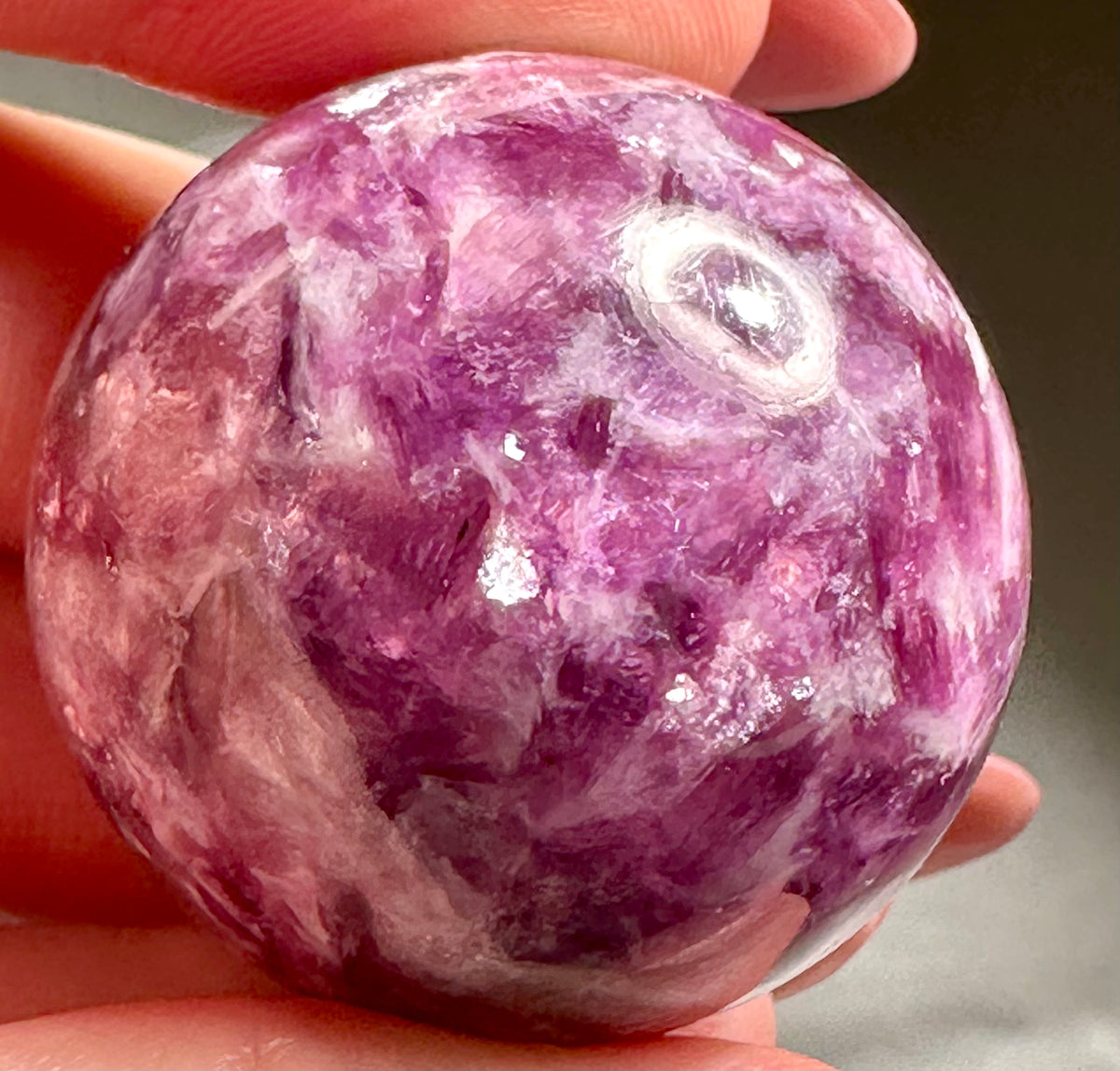 Sfera in lepidolite fucsia