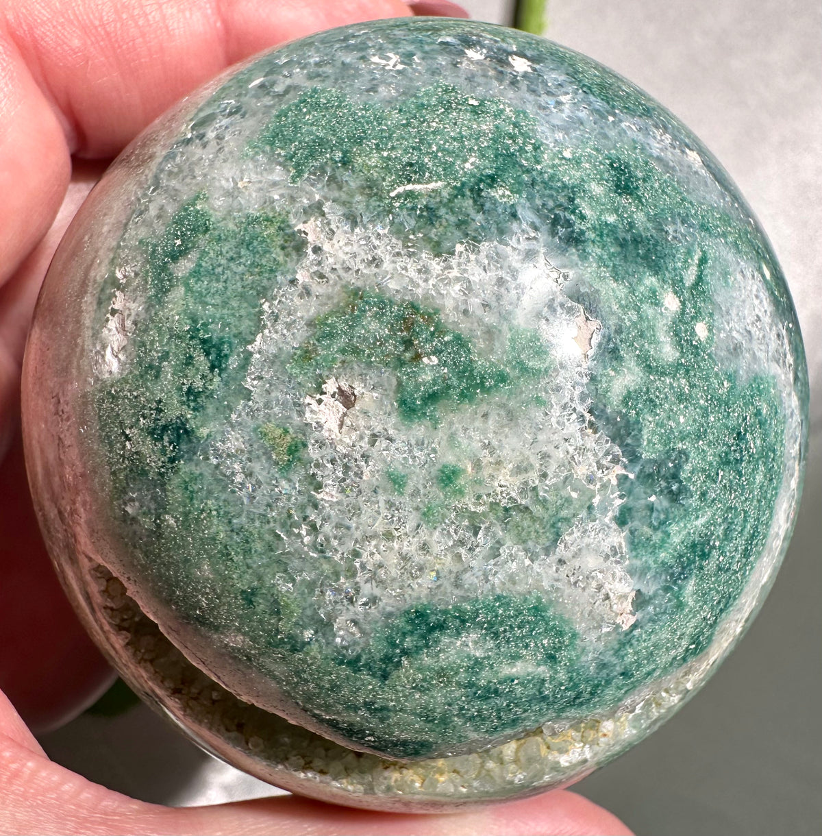 Sphere in oceanic jasper