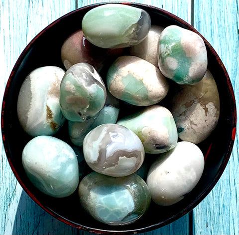 Tumbled green sakura agate