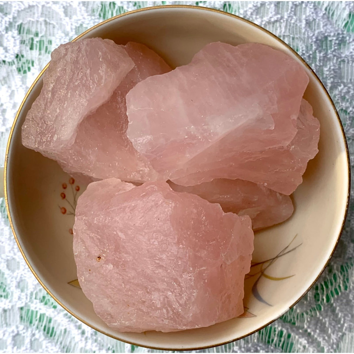 Raw rose quartz